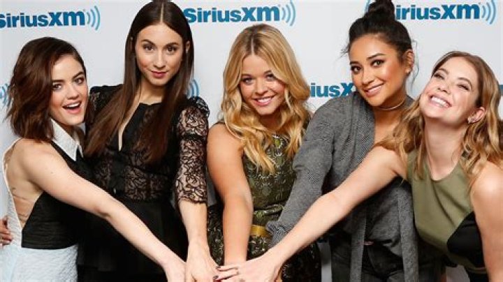 Pretty Little Liars Theme Song Chosen By Ashley Benson Details Hollywood Life |